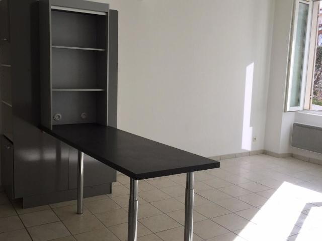 Appartement 4 pièces, 67 m² à louer à Marseille 4 13004