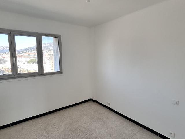 Appartement 4 pièces, 64 m² à louer à Toulon 83000
