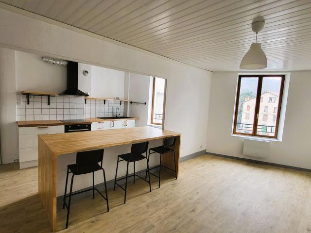 Appartement 4 pièces, 65 m² à louer à Thiers 63300