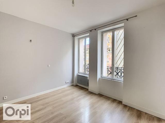 Appartement 4 pièces, 66 m² à louer à Montluçon 03100