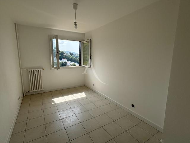 Appartement 4 pièces, 68 m² à louer à Nice 06100