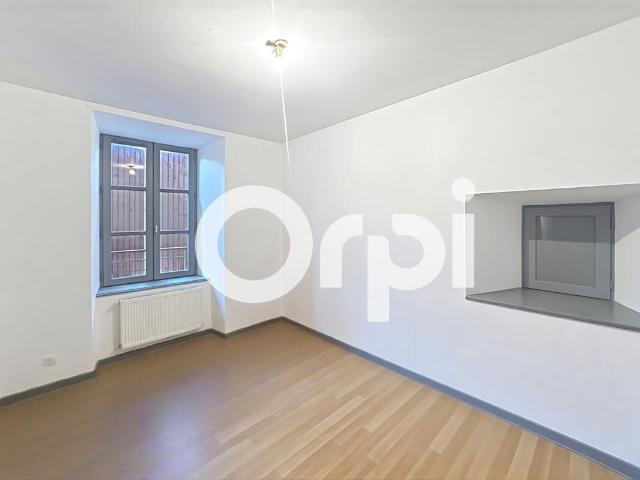 Appartement 4 pièces, 73 m² à louer à Molompize 15500
