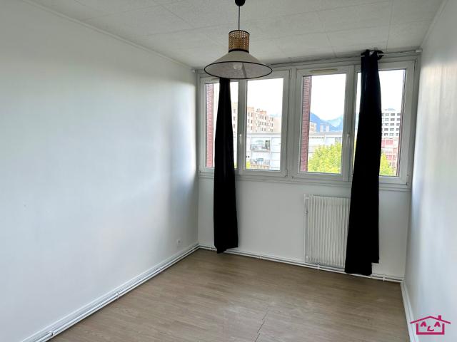 Appartement 4 pièces, 70 m² à louer à Échirolles 38130