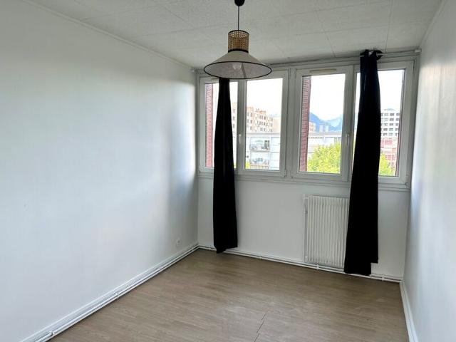 Appartement 4 pièces, 70 m² à louer à Échirolles 38130