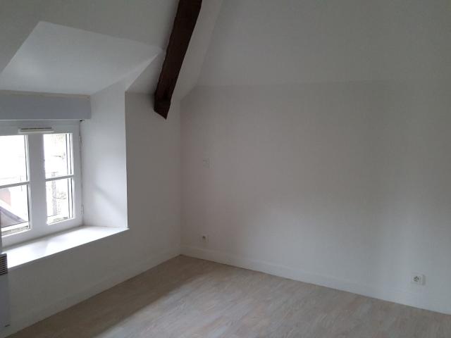 Appartement 4 pièces, 70 m² à louer à Quintin 22800