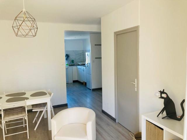 Appartement 4 pièces, 71 m² à louer à Toulon 83000