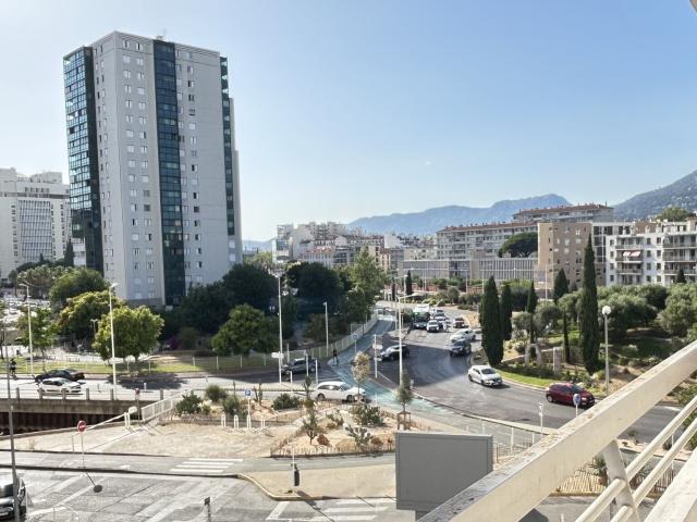 Appartement 4 pièces, 71 m² à louer à Toulon 83000
