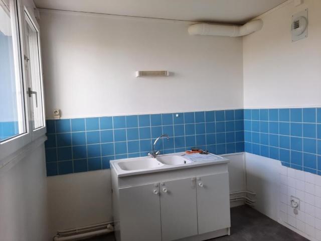 Appartement 4 pièces, 71 m² à louer à La Châtre 36400