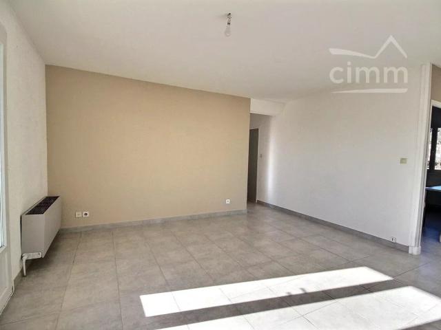 Appartement 4 pièces, 71 m² à louer à Le Teil 07400