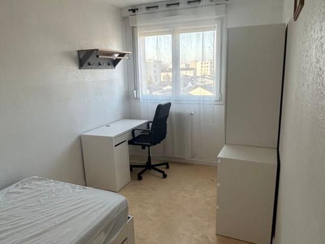 Appartement 4 pièces, 71 m² à louer à Reims 51100