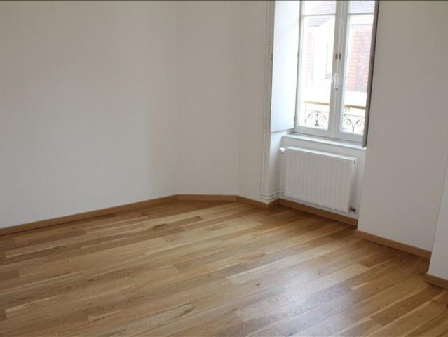 Appartement 4 pièces, 72 m² à louer à Auxerre 89000