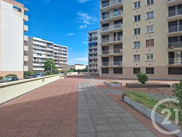 Appartement 4 pièces 77 m²