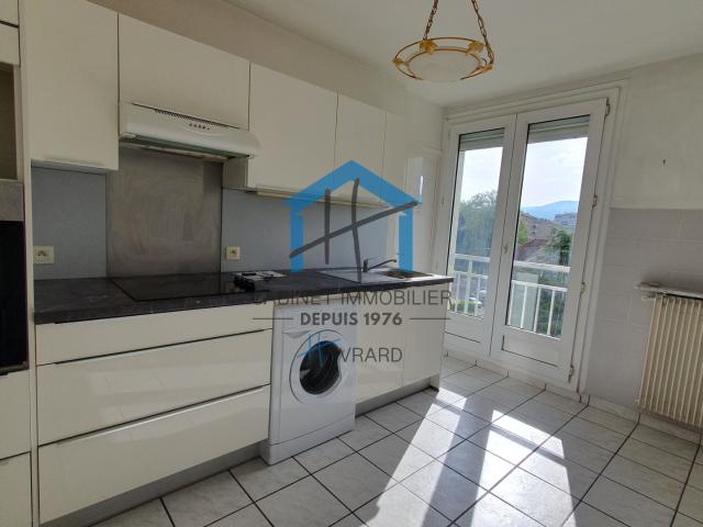 Appartement 4 pièces 77 m²