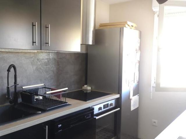 Appartement 4 pièces, 74 m² à louer à Castelginest 31780