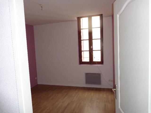 Appartement 4 pièces, 74 m² à louer à Guîtres 33230