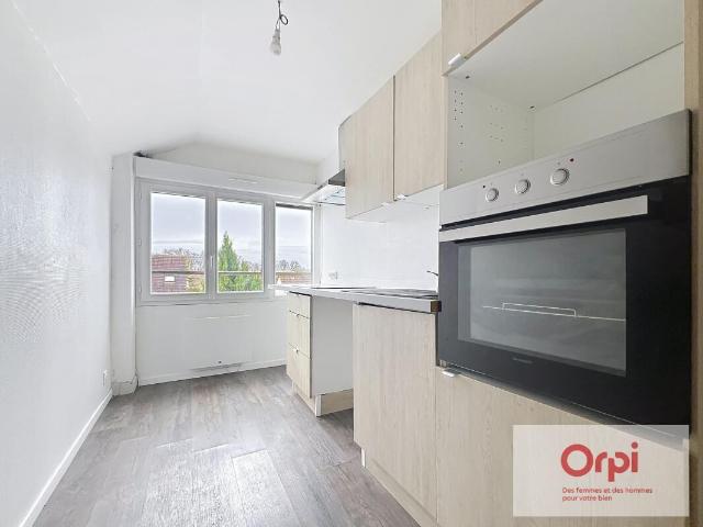 Appartement 4 pièces, 74 m² à louer à Saint Victor 03410