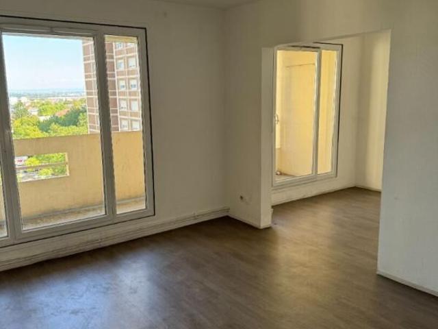 Appartement 4 pièces, 76 m² à louer à Vénissieux 69200