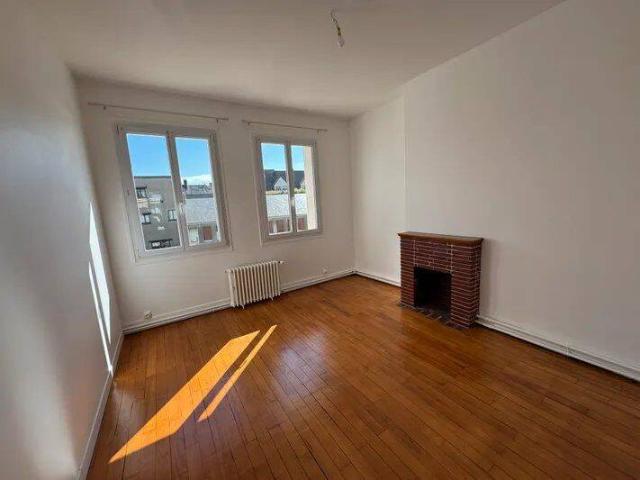 Appartement 4 pièces 78 m2 hypercentre Vernon 27200 1200 CC