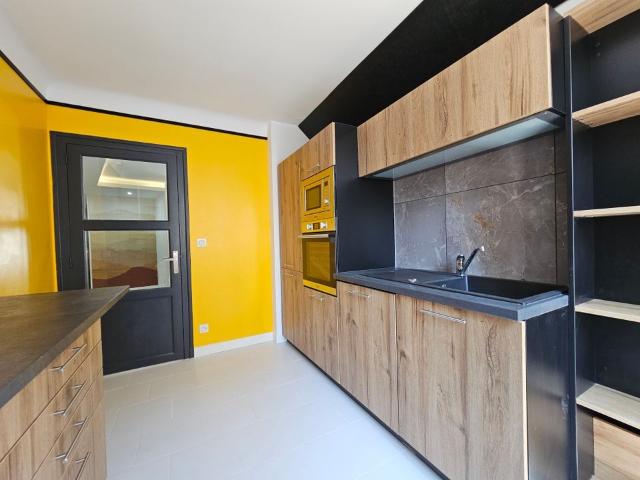 Appartement 4 pièces, 78 m² à louer à Châteauroux 36000