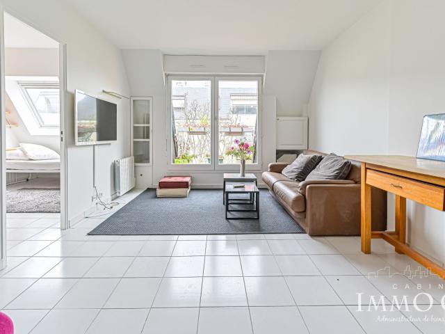 Location MEUBLE Appartement 4 pièces avec Balcon et PARKING 4 pièces