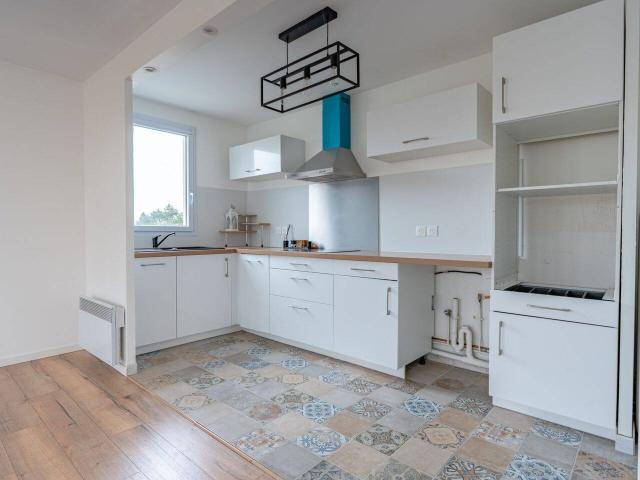 Appartement 4 pièces 79,5 m² avec balcon et parking – Pontoi