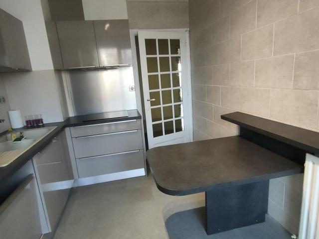 Appartement 4 pièces, 79 m² à louer à Décines Charpieu 69150