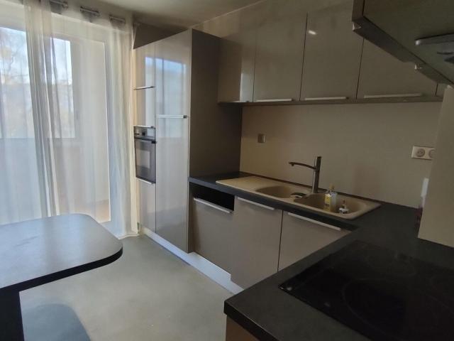 Appartement 4 pièces, 79 m² à louer à Décines Charpieu 69150
