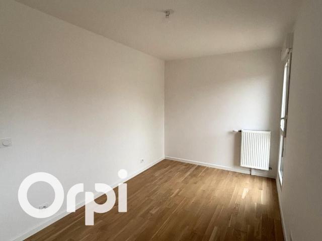 Appartement 4 pièces, 79 m² à louer à Élancourt 78990