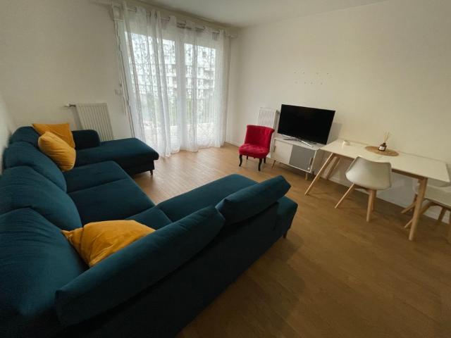 Appartement 4 pièces, 79 m² à louer à Pantin 93500