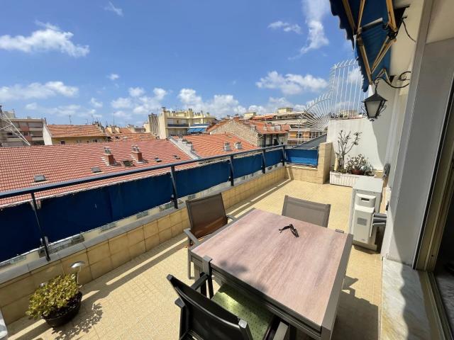 Appartement 4 pièces, 83 m² à louer à Nice 06300