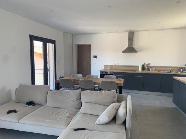 Appartement 4 pièces, 80 m² à louer à Bernin 38190
