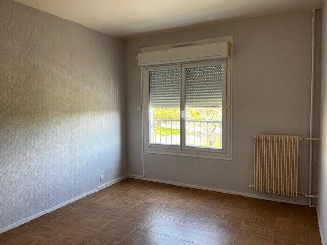 Appartement 4 pièces, 80 m² à louer à Cluis 36340