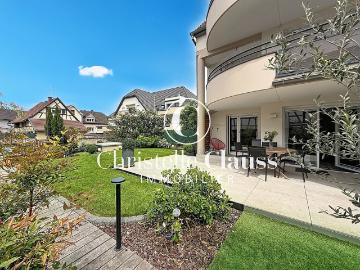 Appartement 4 pièces 81 m2 avec jardin exceptionnel et piscine privative