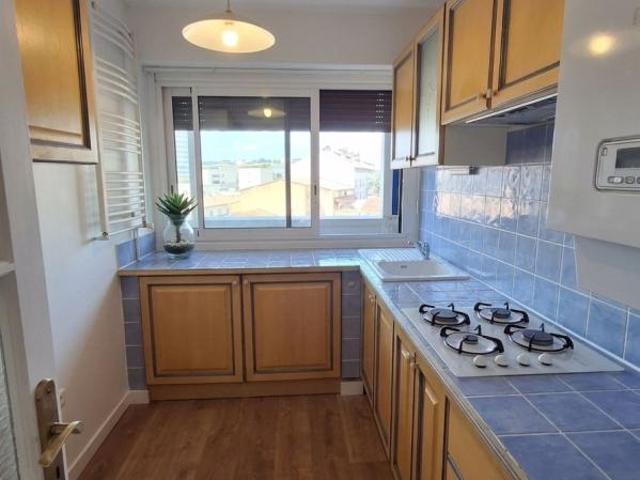 Appartement 4 pièces, 81 m² à louer à Nîmes 30900