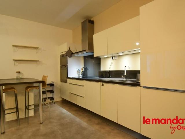 Appartement 4 pièces, 82 m² à louer à Bègles 33130
