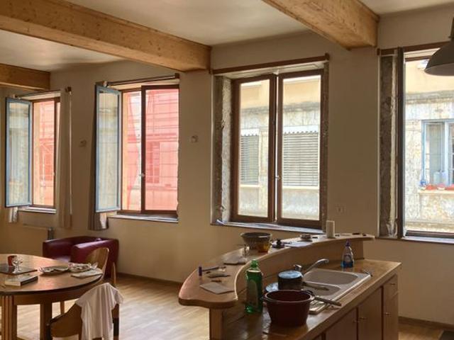 Appartement 4 pièces, 82 m² à louer à Lyon 1 69001