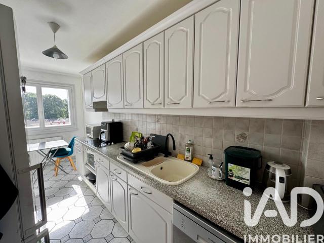 Appartement 4 pièces, 82 m² à louer à Magny les Hameaux 78114