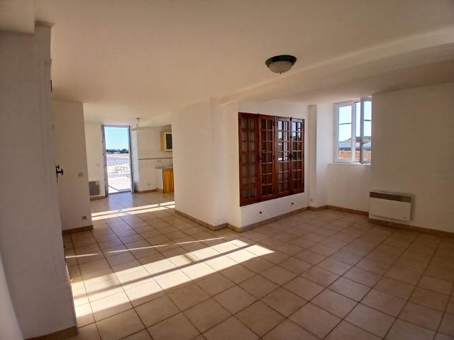 Appartement 4 pièces, 82 m² à louer à Rivedoux Plage 17940