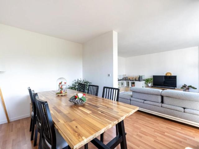 Dernier étage appartement de 82 m² avec balcons et box