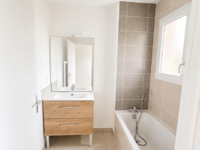 Appartement 4 pièces, 87 m² à louer à Villebois 01150