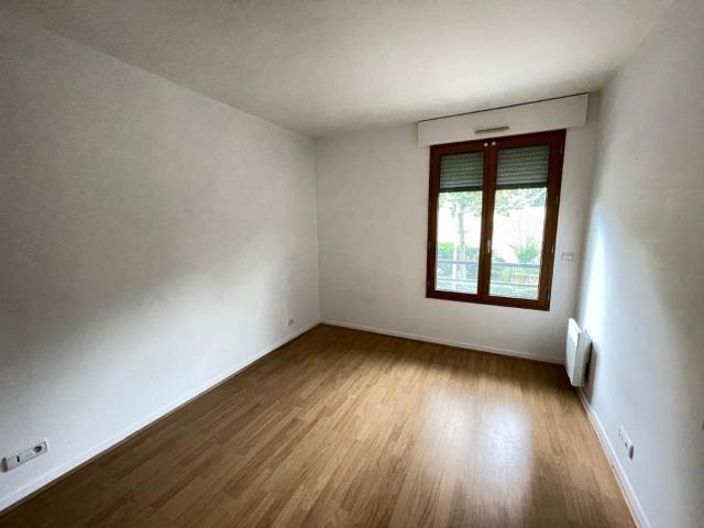 Appartement 4 pièces, 87 m² à louer à Courbevoie 92400