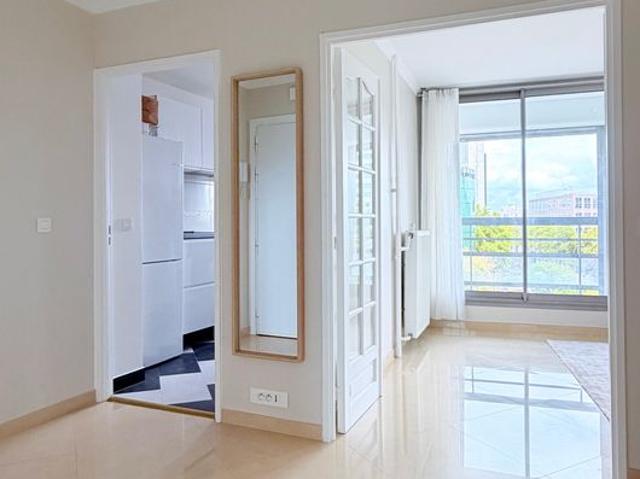 Appartement 4 pièces, 87 m² à louer à Courbevoie 92400