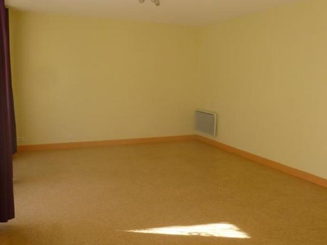 Appartement 4 pièces, 87 m² à louer à Leyme 46120