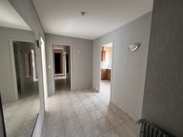 Appartement 4 pièces, 84 m² à louer à Tarare 69170