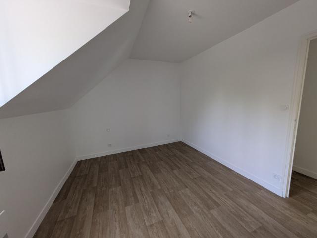 Appartement 4 pièces, 84 m² à louer à Maen Roch 35460