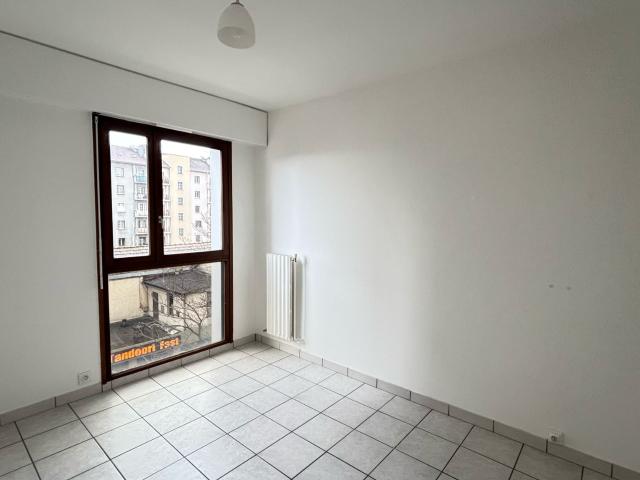 Appartement 4 pièces, 86 m² à louer à Annemasse 74100