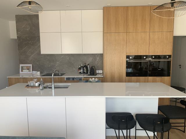 Appartement 4 pièces, 86 m² à louer à Marseille 8 13008