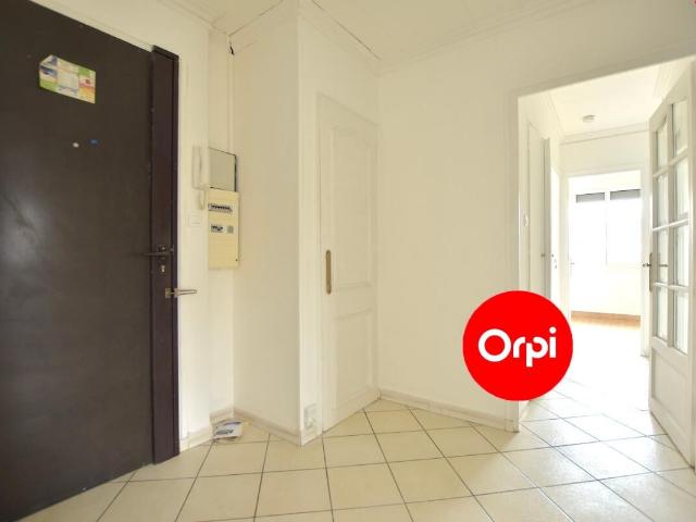 Appartement 4 pièces, 89 m² à louer à Saint Priest 69800