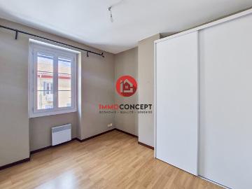 Appartement 4 pièces, 93 m² à louer à Roquemaure 30150