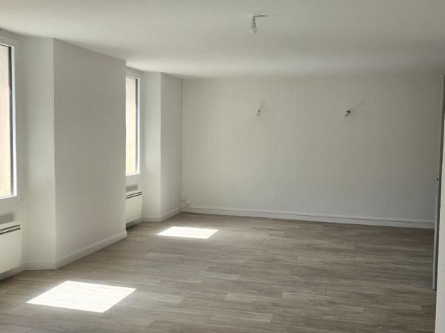 Appartement 4 pièces, 90 m² à louer à Le Lauzet Ubaye 04340